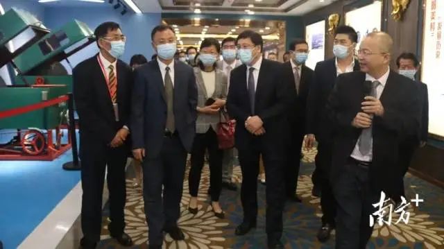 考察调研团到揭阳玉都了解揭阳玉文化产业。 图片